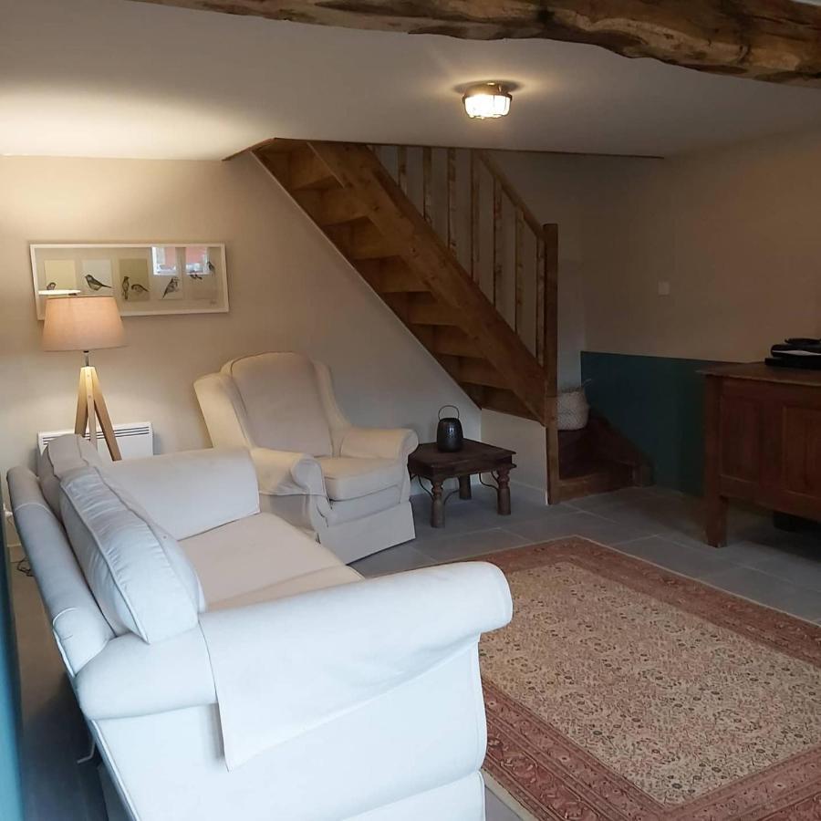 Beautiful 2 Bed Cottage With Swimming Pool Pageas Exterior photo